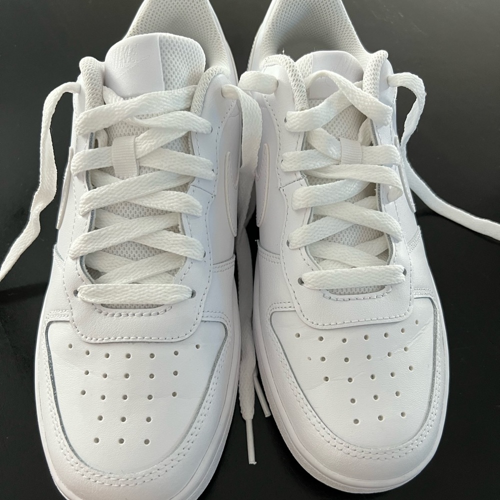 Nike Court Borough Low 2, Big Kids size 5.5y